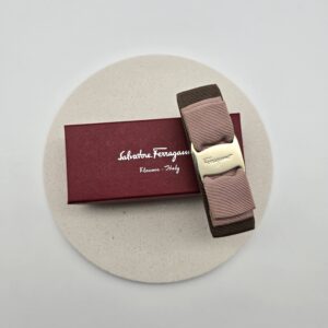 Salvatore Ferragamo – Klamra do włosów z oryginalnym pudełkiem