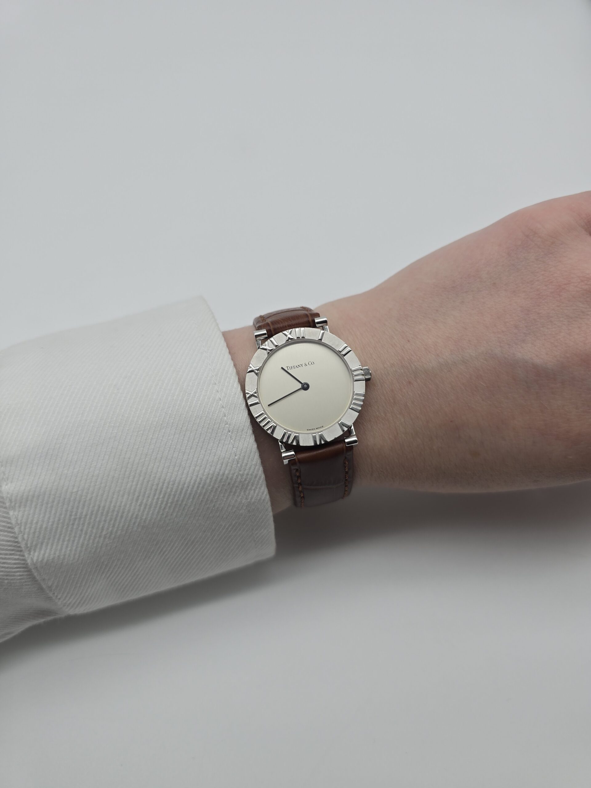 TIFFANY & CO. Atlas - srebrny zegarek vintage na brązowym pasku, 30mm, srebro 925 - obrazek 6