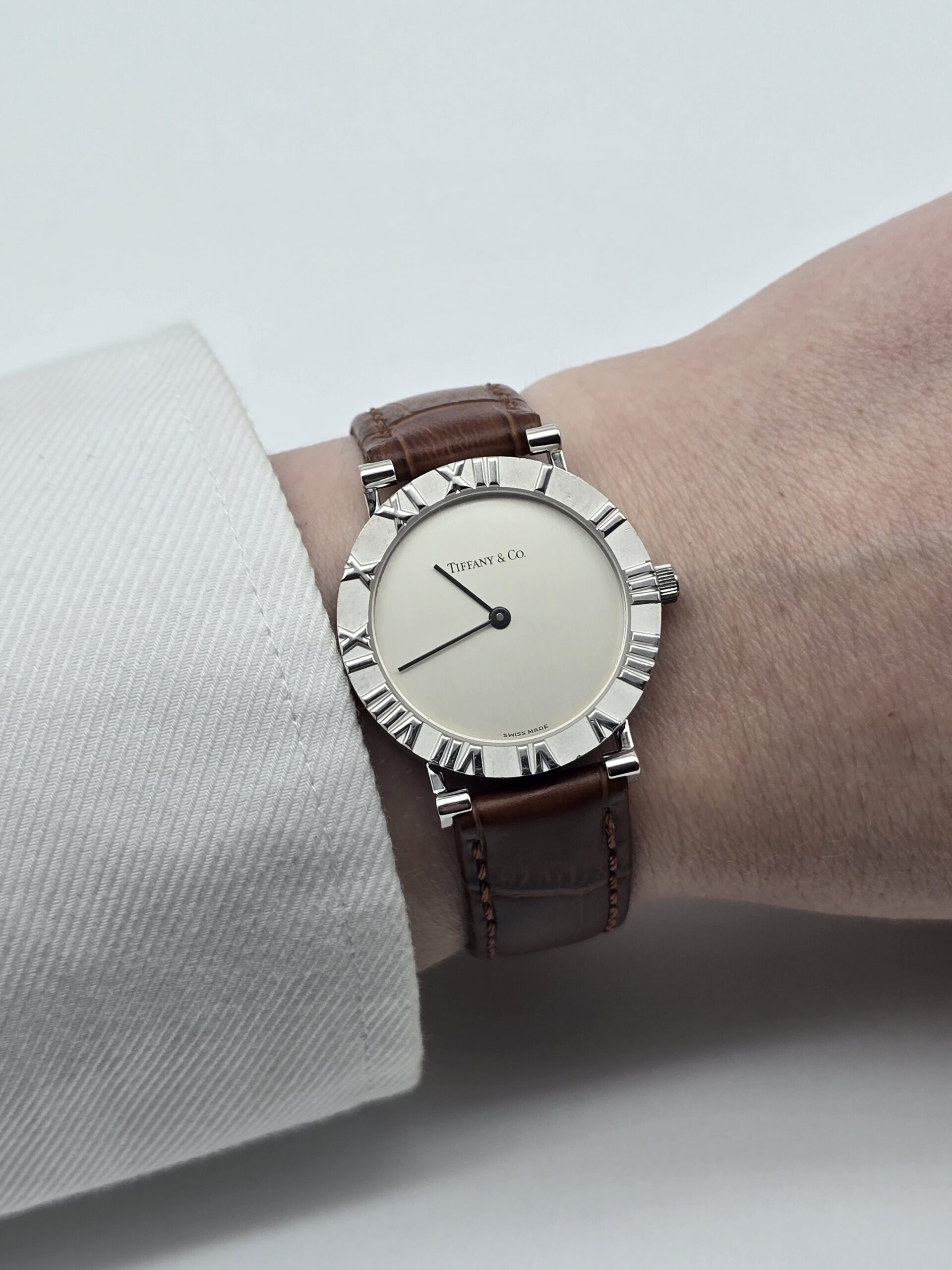 TIFFANY & CO. Atlas - srebrny zegarek vintage na brązowym pasku, 30mm, srebro 925 - obrazek 7