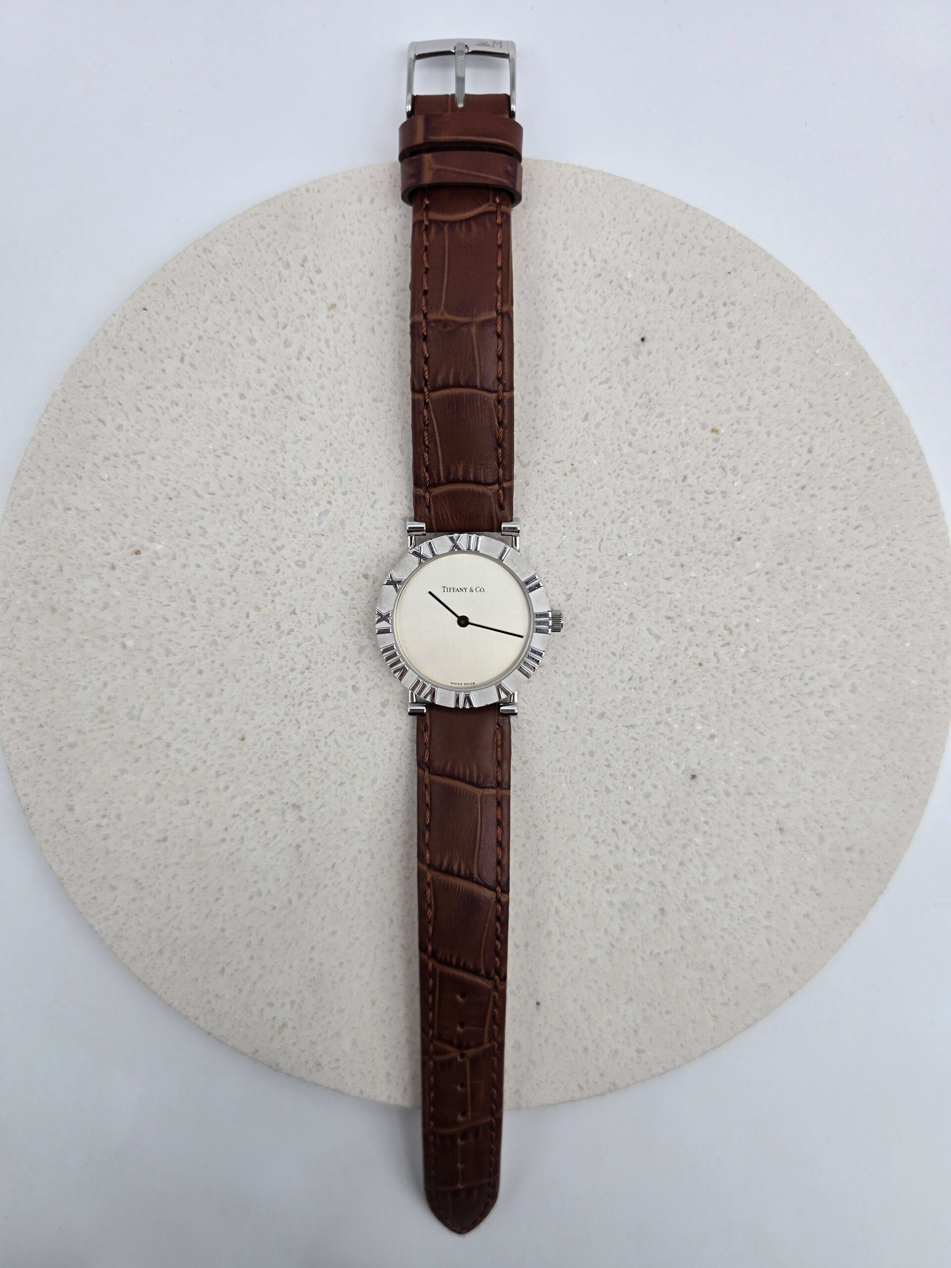 TIFFANY & CO. Atlas - srebrny zegarek vintage na brązowym pasku, 30mm, srebro 925 - obrazek 3