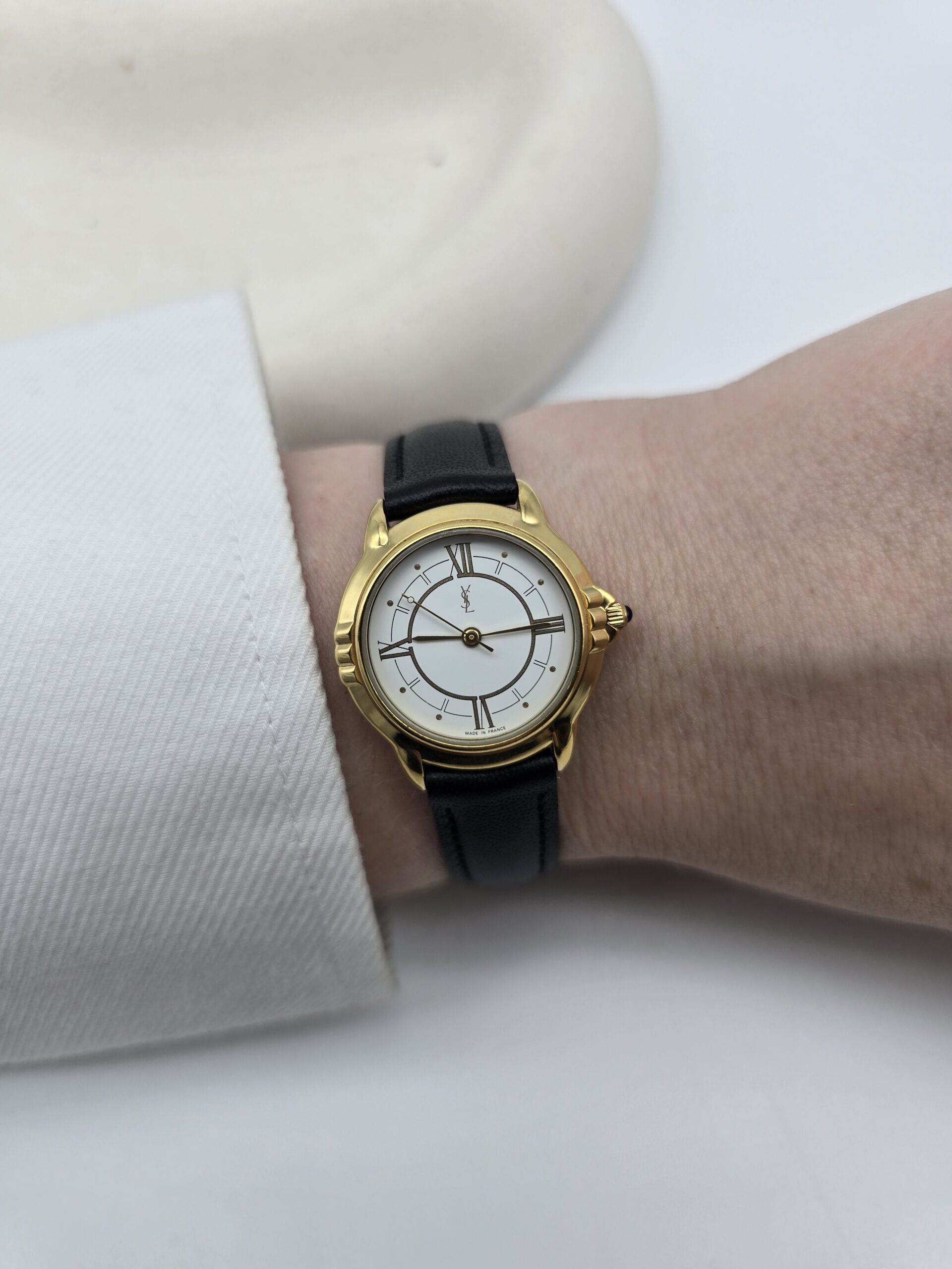 YVES SAINT LAURNET - zegarek vintage na czarnym pasku, złota koperta - obrazek 6