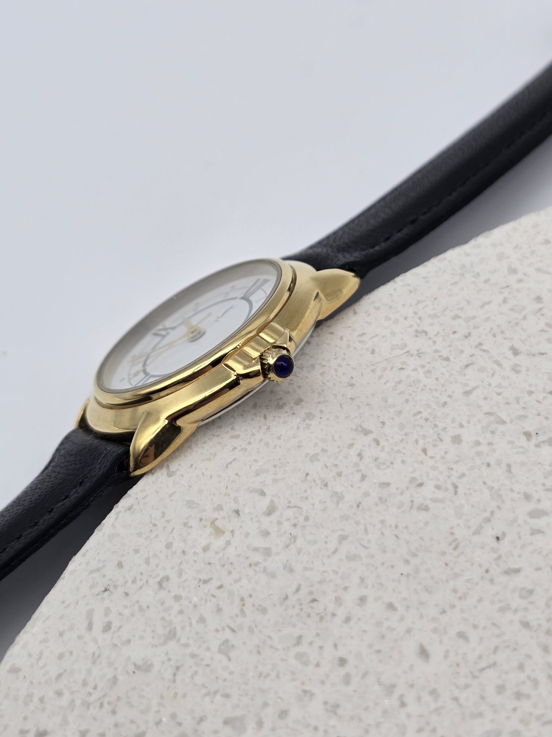 YVES SAINT LAURNET - zegarek vintage na czarnym pasku, złota koperta - obrazek 2