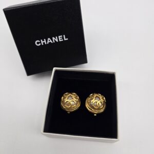 CHANEL - klipsy vintage z perłą i logowaniem w pudełku