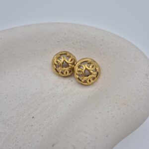 CHANEL - klipsy vintage z perłą i logowaniem na tacce