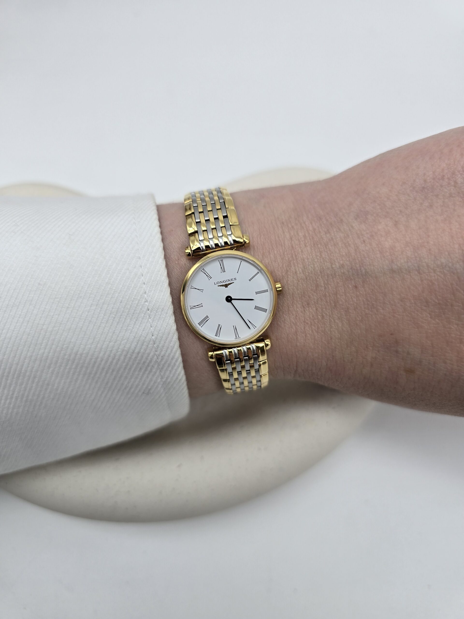 LONGINES LA GRANDE CLASSIQUE - zegarek na bransolecie na ręce