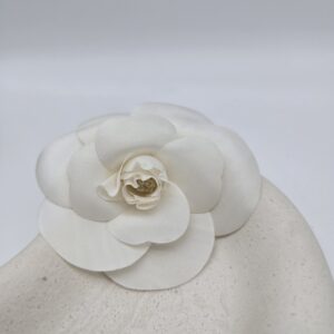 CHANEL - broszka vintage kamelia