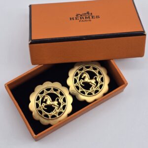 HERMÈS - złote klipsy vintage z motywem konia, oryginalne pudełko