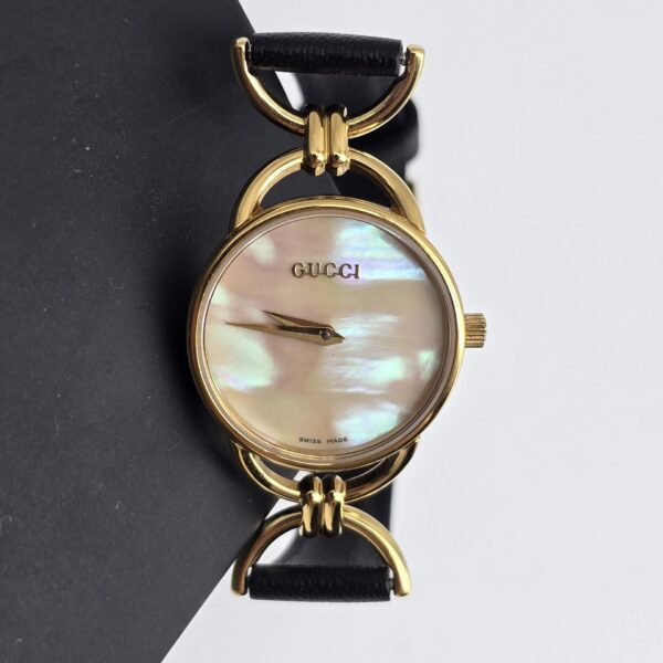 GUCCI - zegarek vintage z perłową tarczą