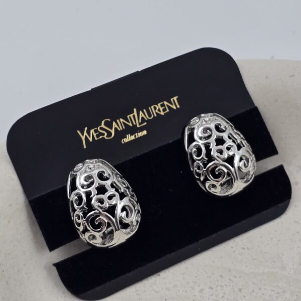 YSL - srebrne klipsy vintage z ażurowym motywem od boku