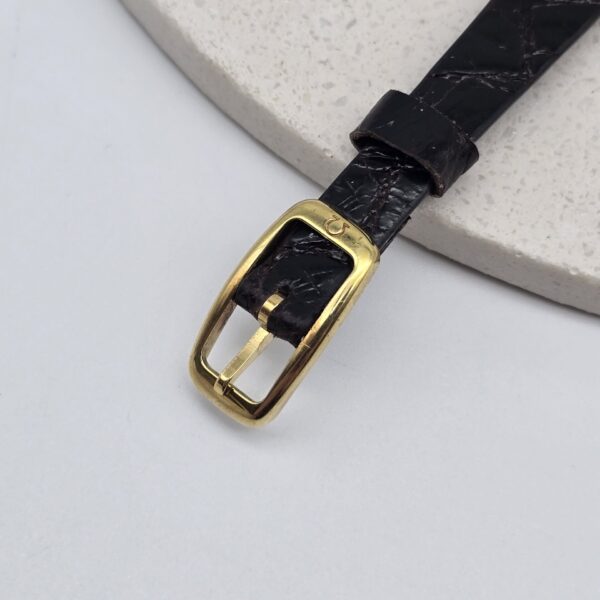 OMEGA DE VILLE – Złoty zegarek vintage zbliżenie na zapięcie