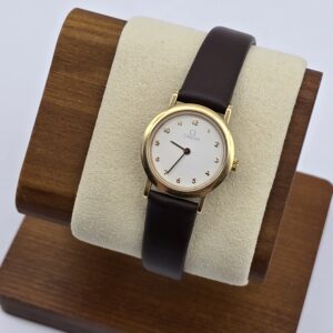 OMEGA DE VILLE - zegarek vintage ze złotą kopertą widok od góry