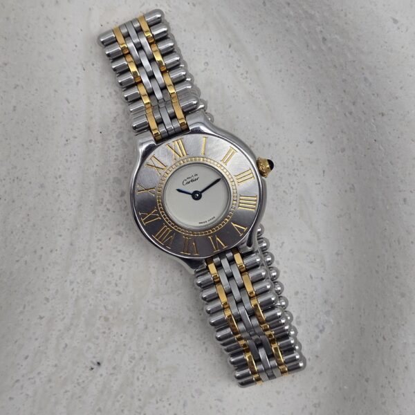 CARTIER - zegarek vintage na bransolecie widok z przodu