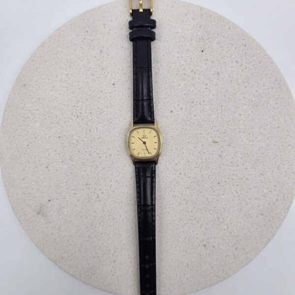 OMEGA DE VILLE - złoty zegarek vintage 1979 widok na przód