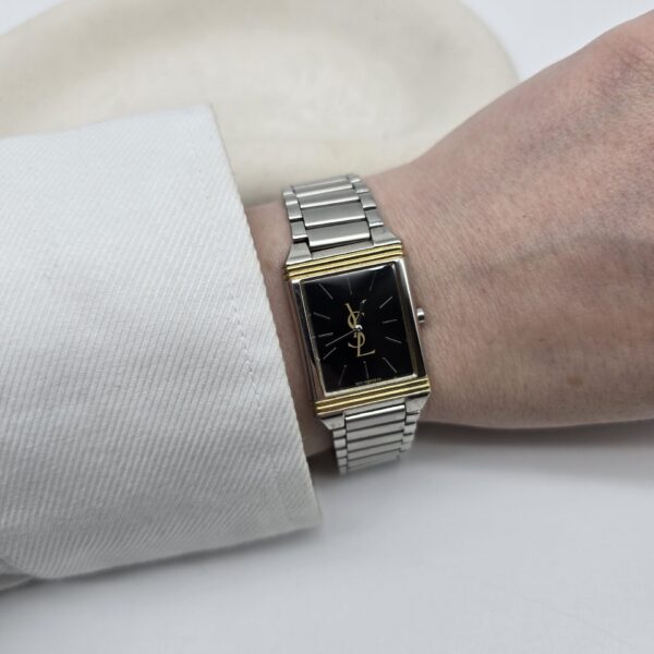 YSL - srebrny zegarek vintage z prostokątną kopertą na ręce
