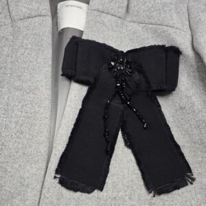 GUCCI - czarna kokarda vintage broszka materiałowa z kryształami na płaszczu