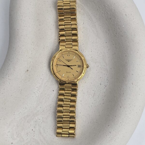 LONGINES Conquest – złoty zegarek vintage od góry