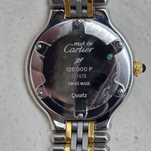 MUST DE CARTIER 21 - delikatny zegarek vintage zbliżenie na dekiel