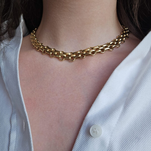 CHRISTIAN DIOR - złoty choker vintage na modelce