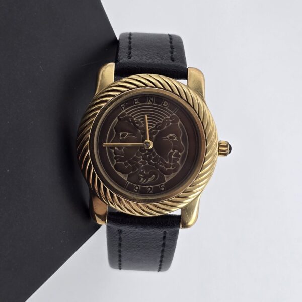FENDI - złoty zegarek vintage z greckim motywem