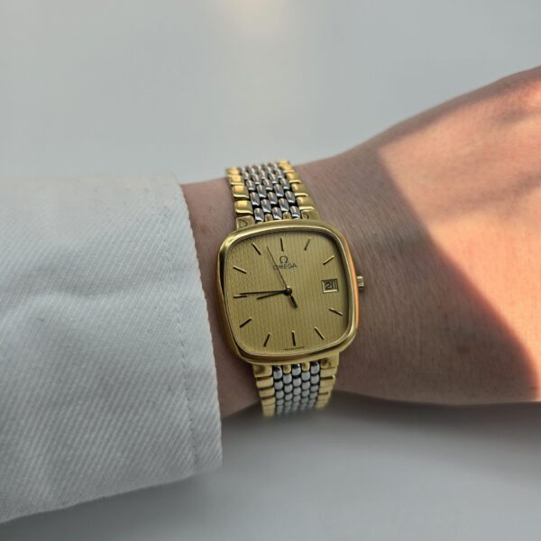 OMEGA DE VILLE - zegarek vintage na bransolecie na ręce