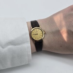 OMEGA DE VILLE - delikatny złoty zegarek vintage na ręce