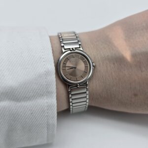 YSL - srebrny zegarek vintage na bransolecie na ręce