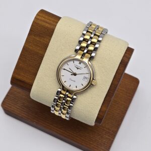 LONGINES - zegarek vintage na bransolecie na stojaku