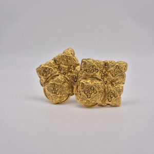 YSL - złote bogato zdobione klipsy vintage z boku