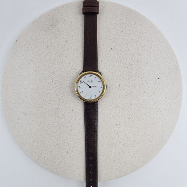 HERMÈS ARCEAU - zegarek vintage na brązowym pasku widok na przód