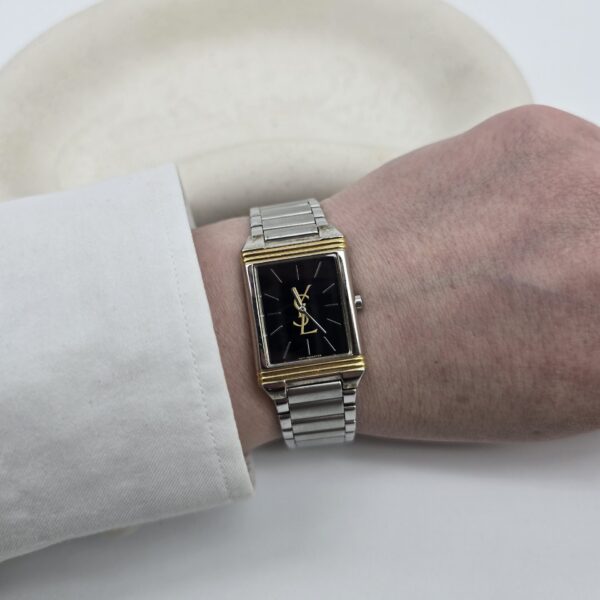YVES SAINT LAURENT – geometryczny zegarek vintage na ręce