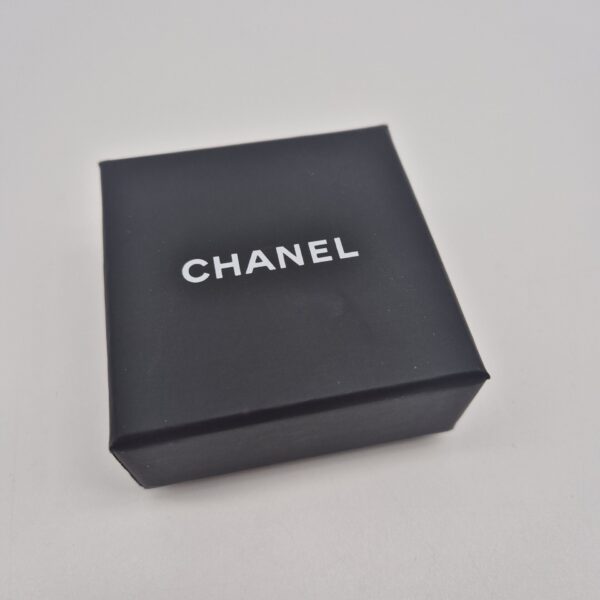 CHANEL - złote klipsy vintage z logowaniem pudełko