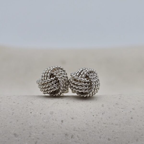 TIFFANY & CO. - kolczyki Twist Knot ze srebra 925 z przodu