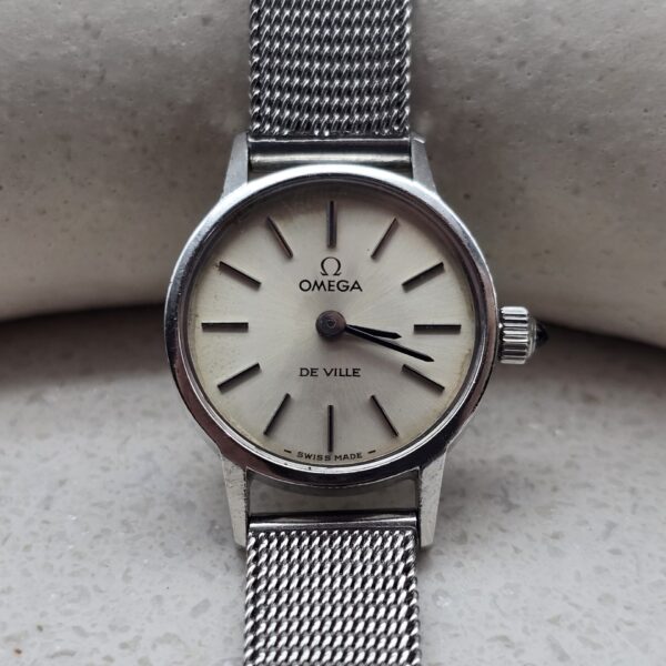 OMEGA De Ville - mechaniczny srebrny zegarek vintage na bransoleci typu mesh