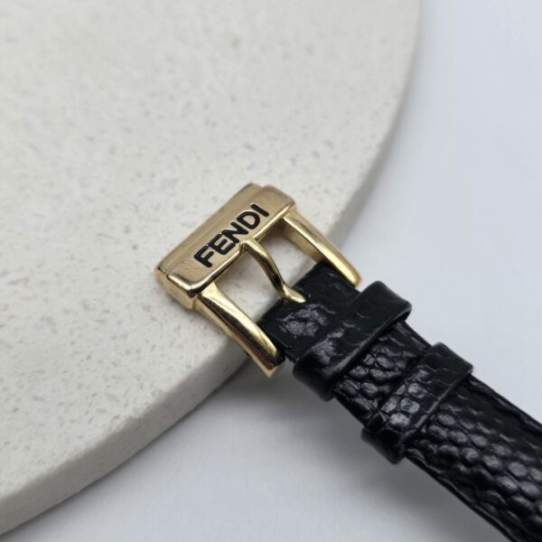 FENDI - zegarek vintage z ciemną tarczą i rzymskimi indeksami zapięcie