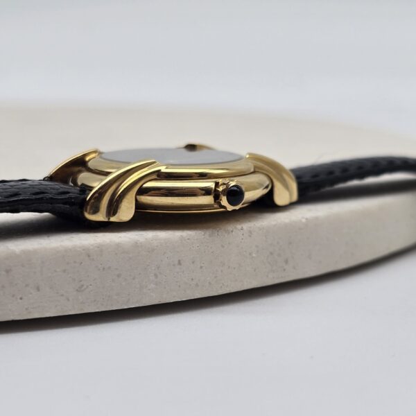 FENDI - zegarek vintage z ciemną tarczą i rzymskimi indeksami koronka
