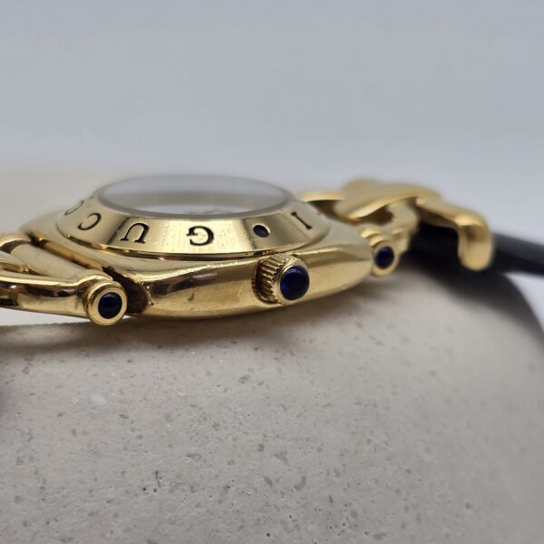 GUCCI - pozłacany zegarek vintage na czarnym pasku koronka