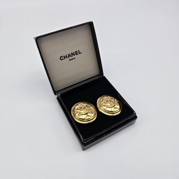CHANEL - pozłacane masywne klipsy vintage z logowaniem w pudełku