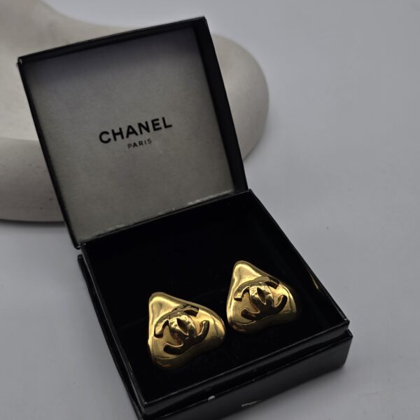CHANEL - klipsy vintage w kształcie serca z logo w pudełku