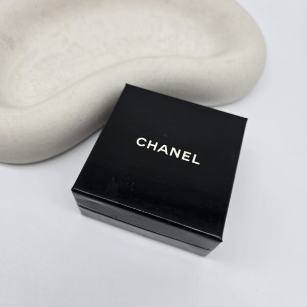CHANEL - klipsy vintage w kształcie serca z logo pudełko