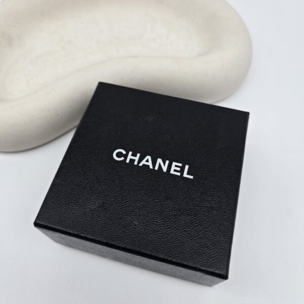 CHANEL - wiszące klipsy vintage z logo CC pudełko
