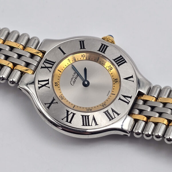 CARTIER - zegarek vintage Must 21 z bliska