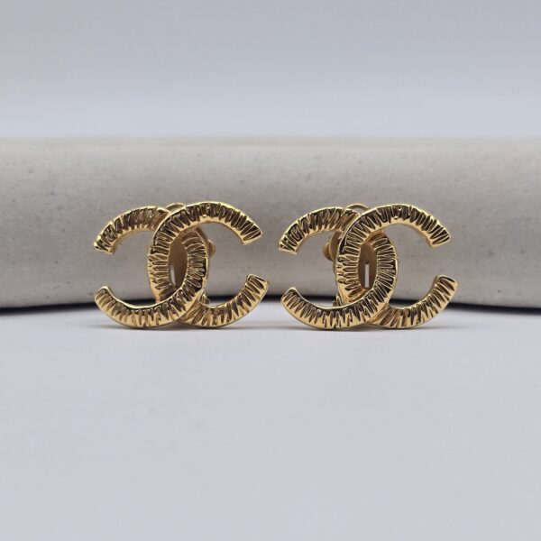CHANEL - pozłacane klipsyc vintage z logo CC