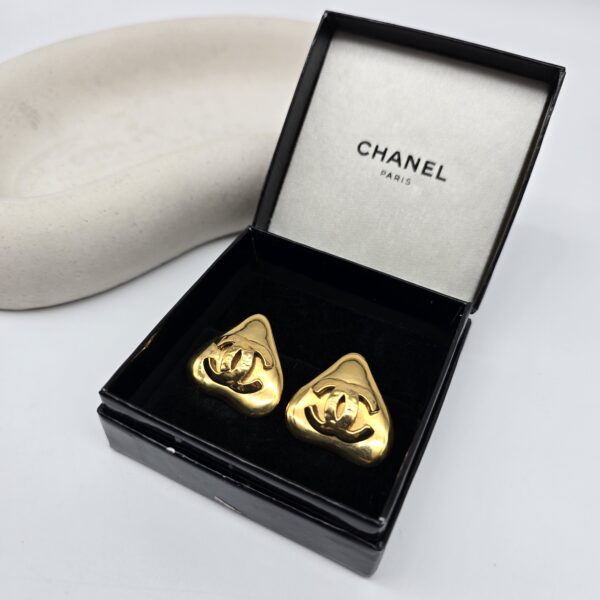 CHANEL - klipsy vintage w kształcie serca z logo