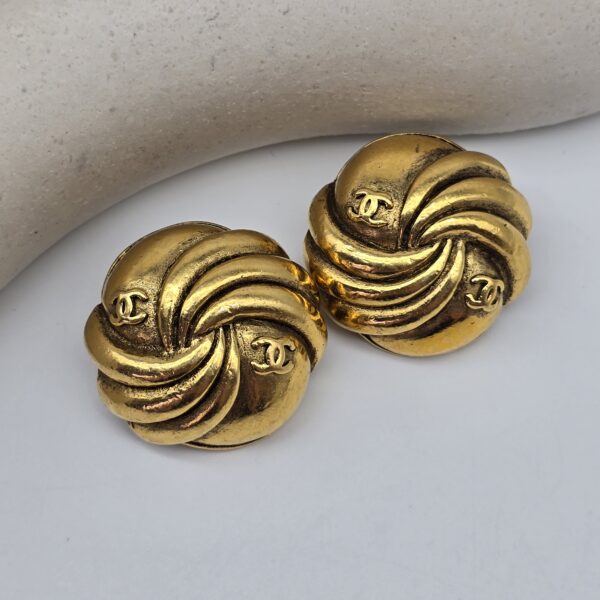 CHANEL - masywne klipsy vintage z logo