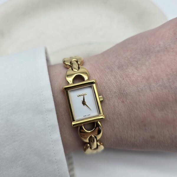 GUCCI - minimalistyczny zegarek vintage na ręce