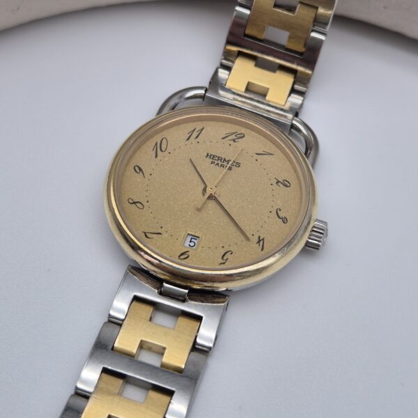 HERMÈS - zegarek vintage na złoto-srebrnej bransolecie zbliżenie