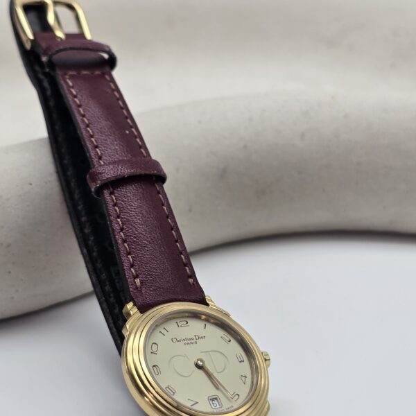 DIOR - minimalistyczny zegarek vintage z monogramem przód zbliżenie