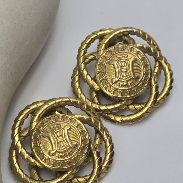 CELINE – efektowne złote klipsy vintage front