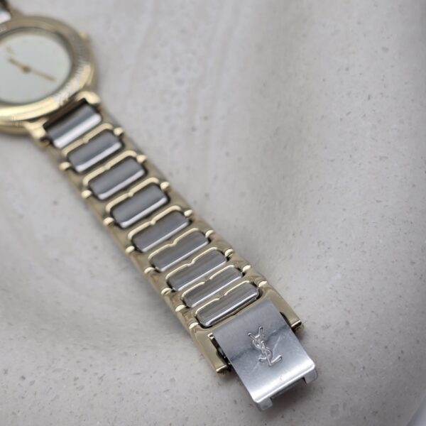 YSL – minimalistyczny zegarek vintage zapięcie