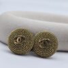 "CHANEL – złote klipsy vintage z plecionym reliefem i logo CC, lata 80.